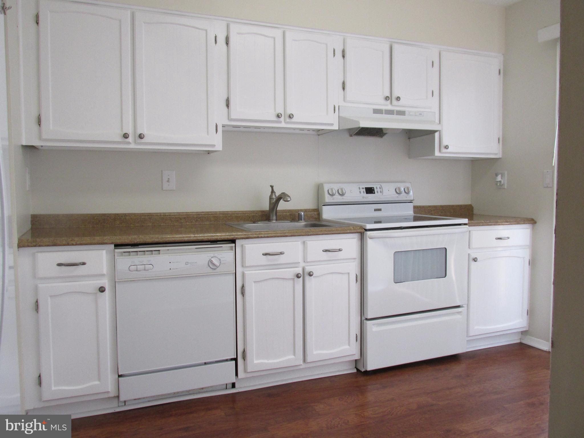 16 Sylvan Oak Way Nottingham, MD 21236 - Photo 2 of 30 Kitchen