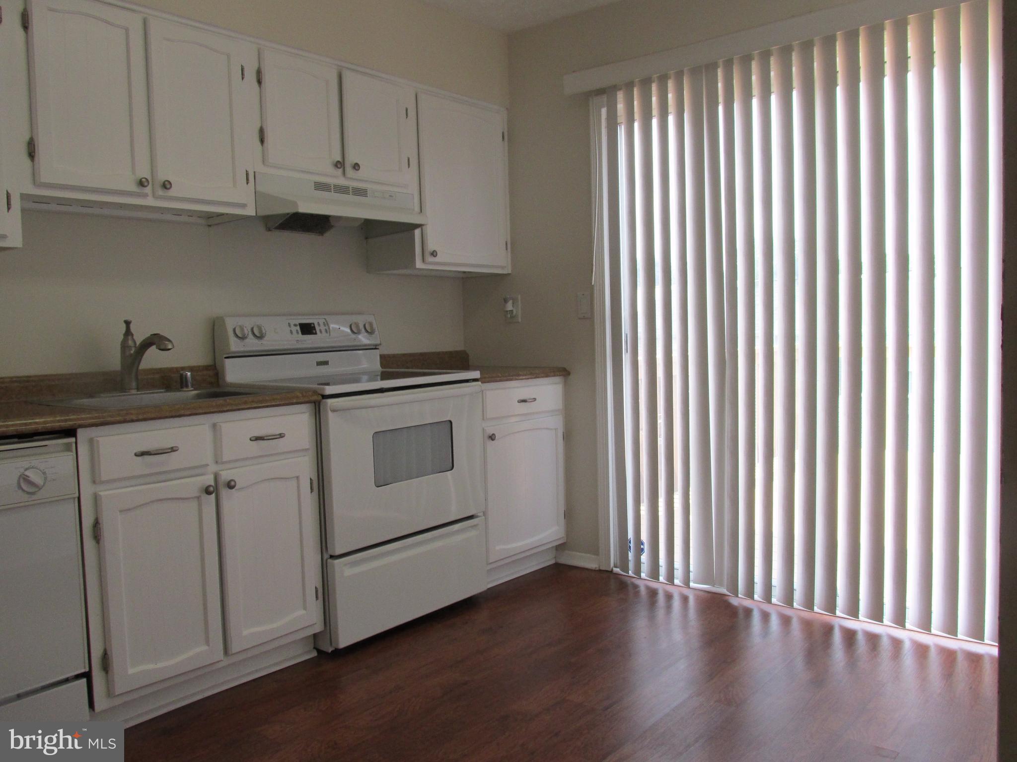 16 Sylvan Oak Way Nottingham, MD 21236 - Photo 5 of 30 Kitchen