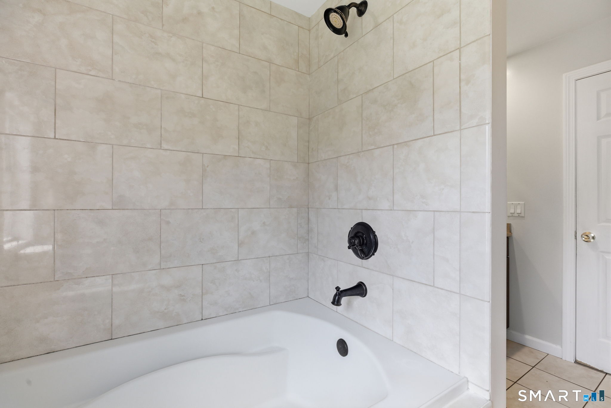 44 Brinsmade Road Hamden, CT 06514 - Photo 12 of 39