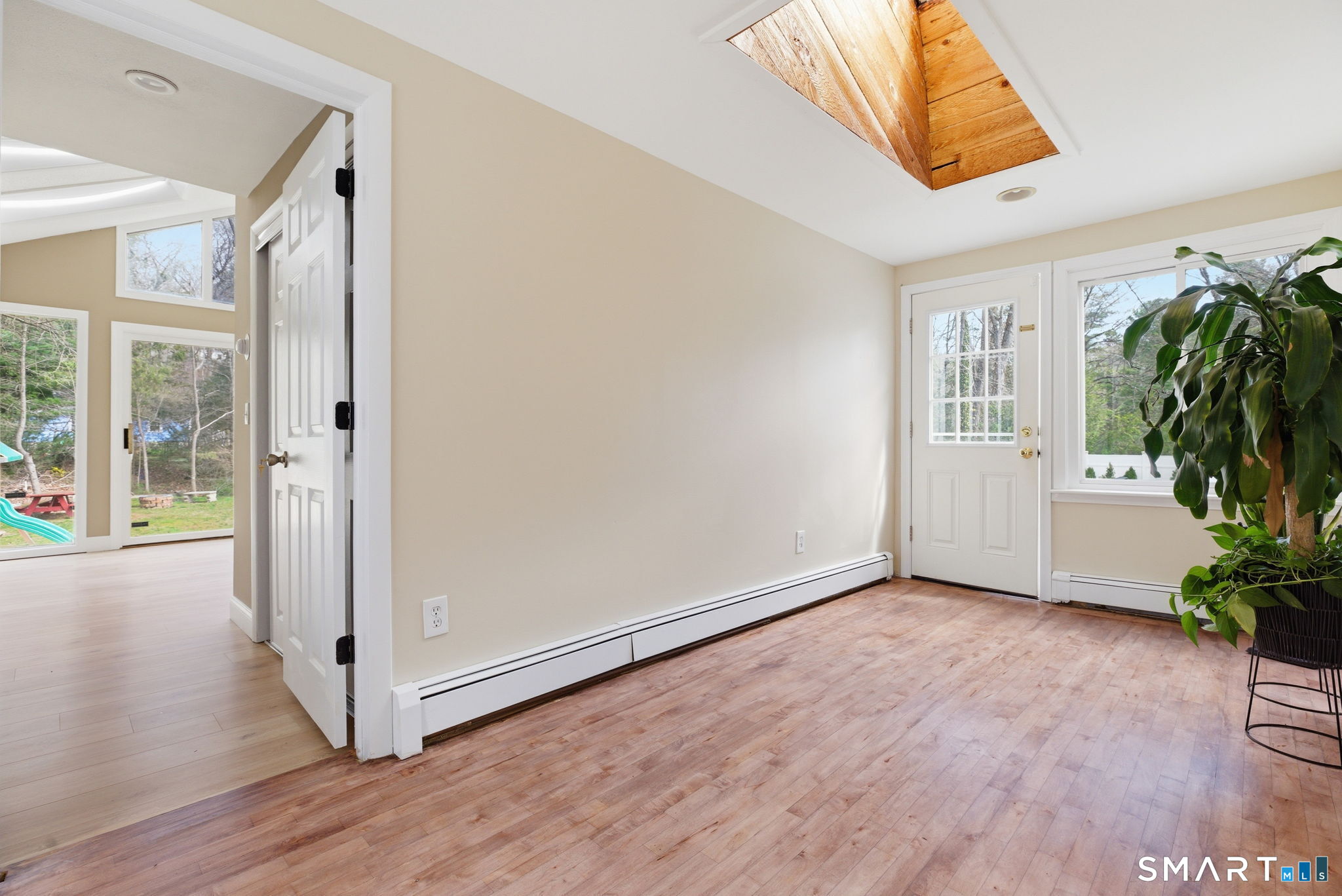 44 Brinsmade Road Hamden, CT 06514 - Photo 18 of 39