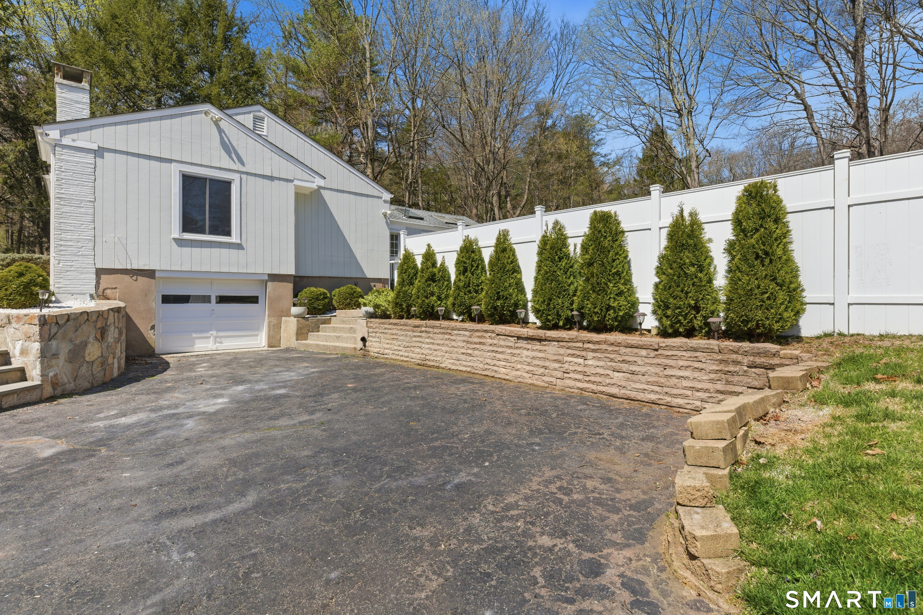 44 Brinsmade Road Hamden, CT 06514 - Photo 28 of 39