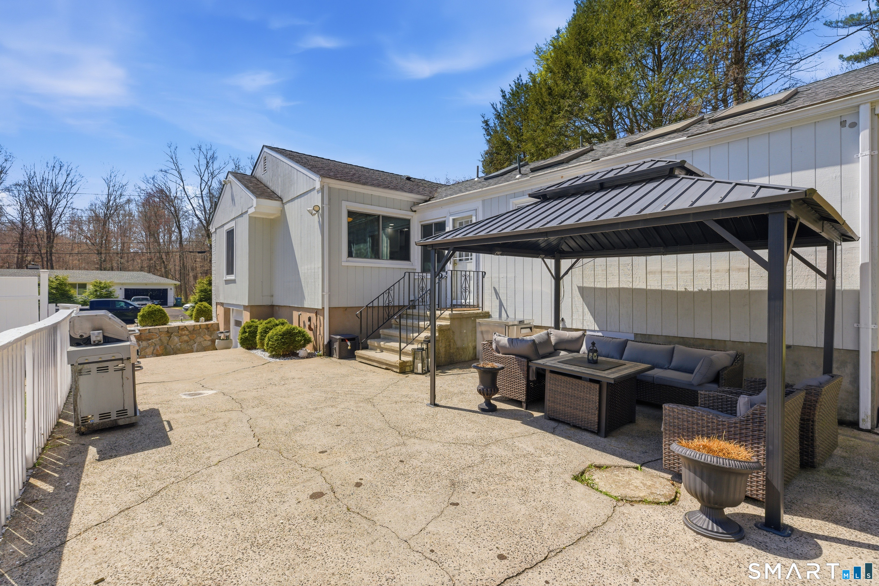 44 Brinsmade Road Hamden, CT 06514 - Photo 29 of 39