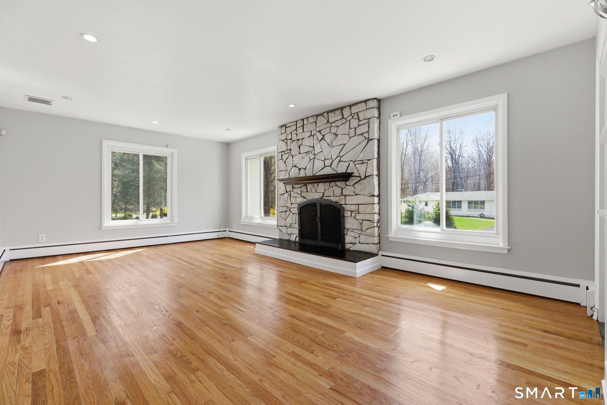 44 Brinsmade Road Hamden, CT 06514 - Photo 3 of 39