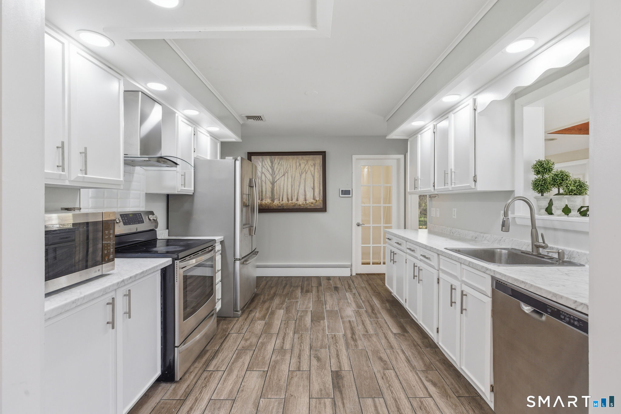 44 Brinsmade Road Hamden, CT 06514 - Photo 5 of 39