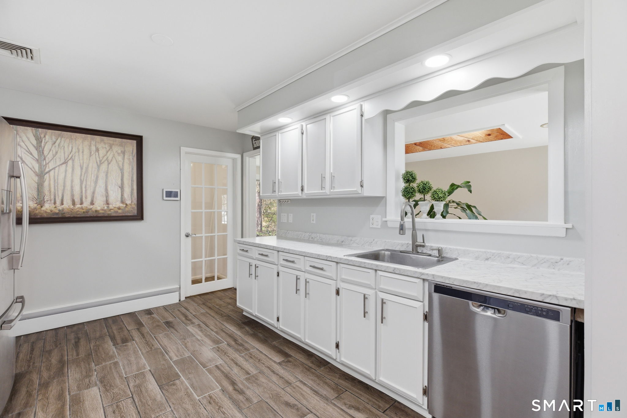 44 Brinsmade Road Hamden, CT 06514 - Photo 6 of 39