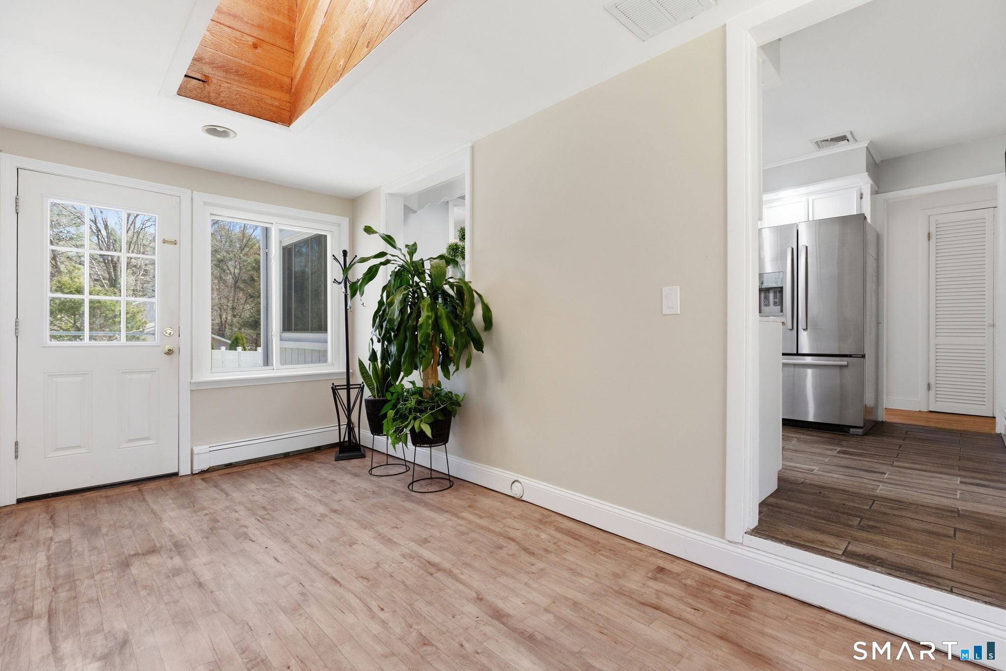 44 Brinsmade Road Hamden, CT 06514 - Photo 9 of 39