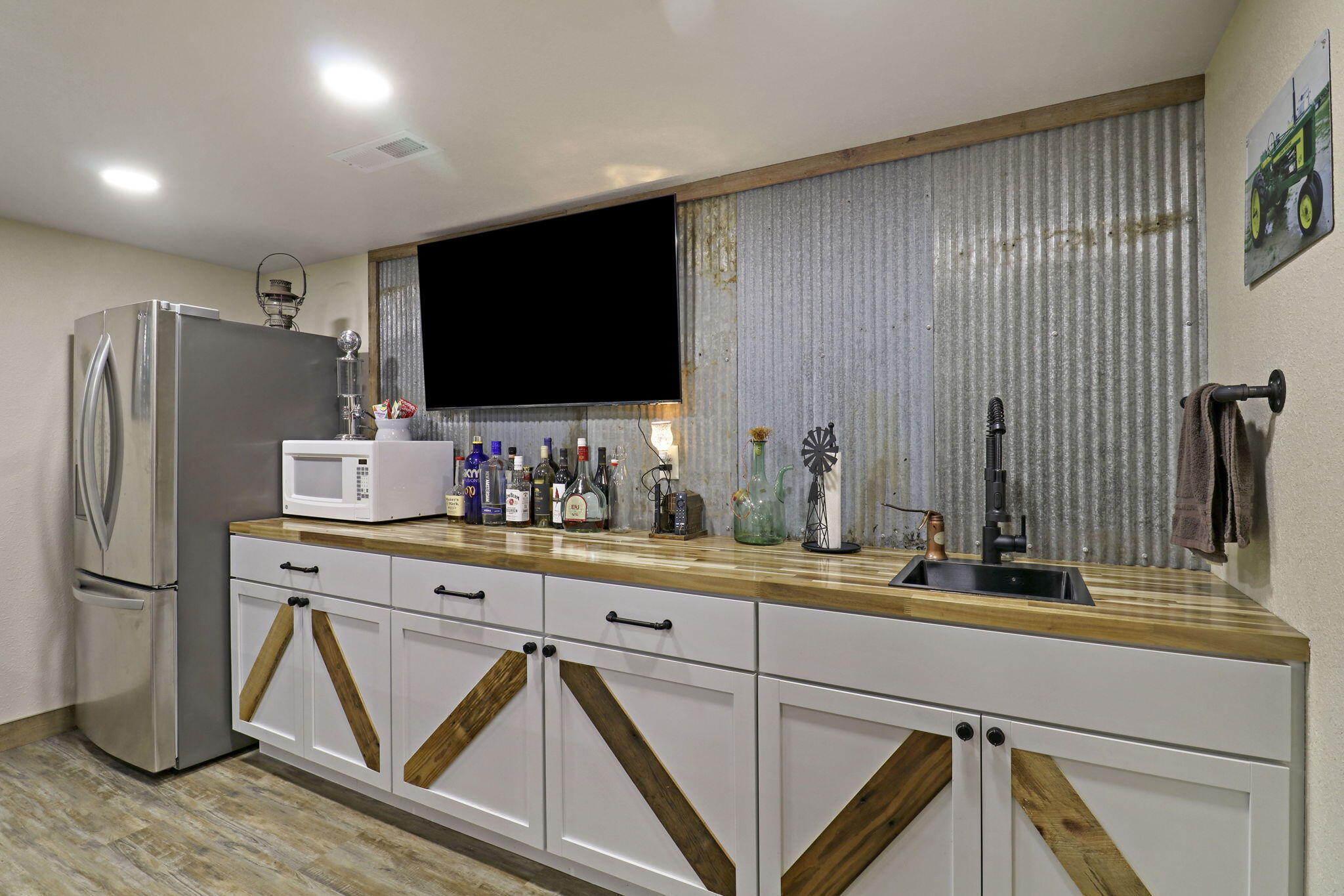 867 River Ridge Circle Waterford, WI 53185 - Photo 29 of 39 Bar View 2
