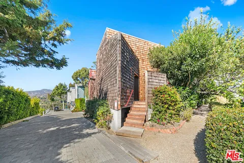 $6,900 | 29235 Heathercliff Road, Unit 6, Malibu, CA 90265