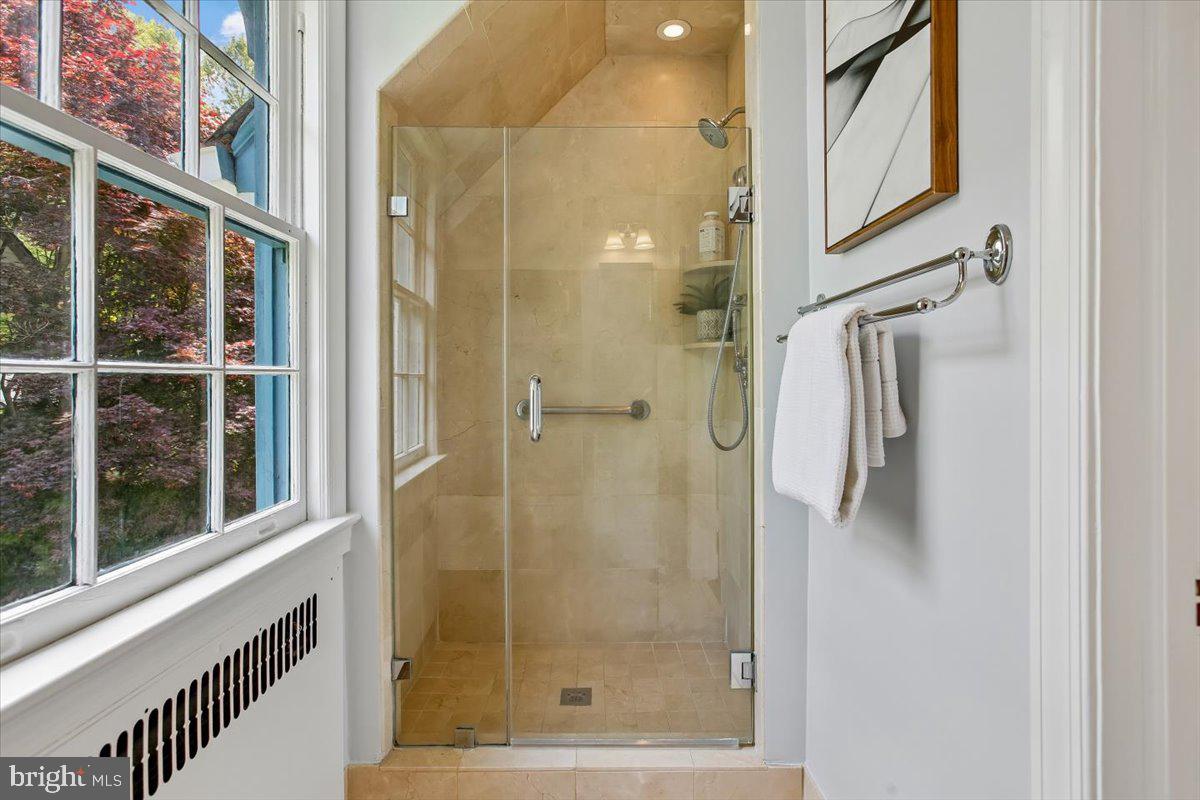 7505 Glendale Road Chevy Chase, MD 20815 - Photo 25 of 59