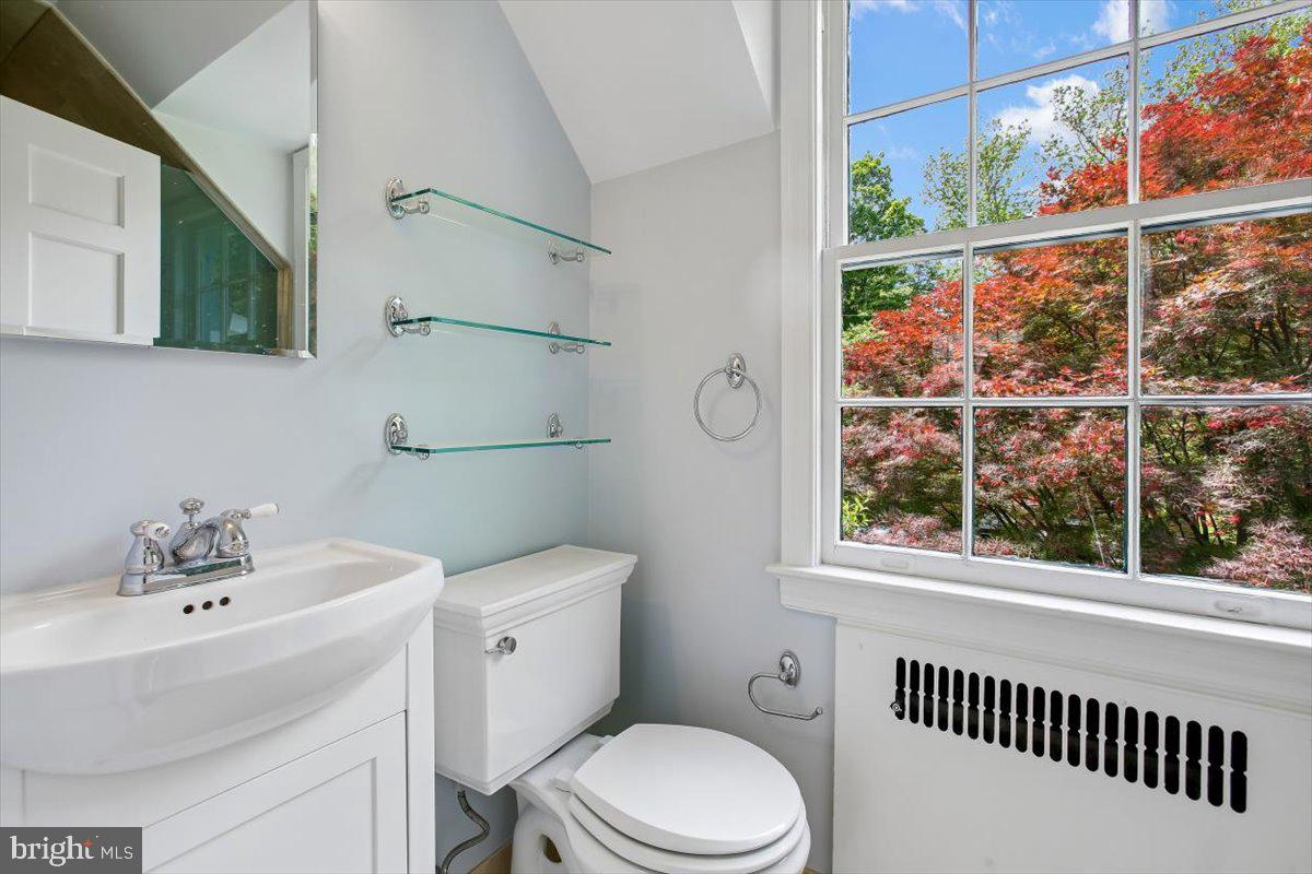 7505 Glendale Road Chevy Chase, MD 20815 - Photo 32 of 59 Hall Full Bath 2nd level