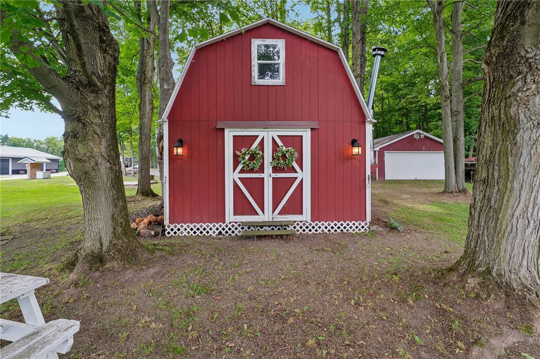 8696 Hopkins Road Batavia, NY 14020 - Photo 27 of 42 Gable-Style Barn