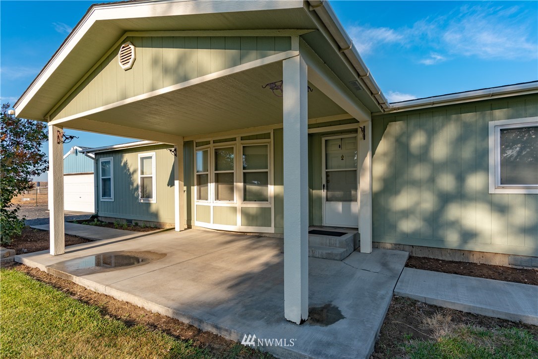 5357 Rd K Northeast Moses Lake, WA 98837 - Photo 2 of 25