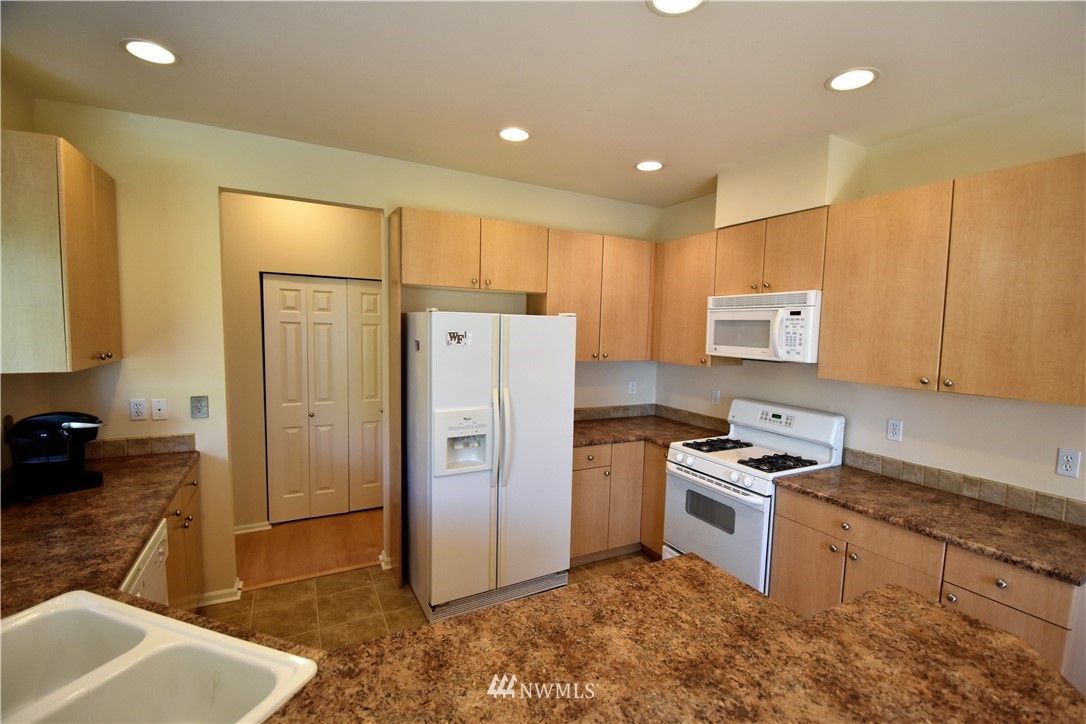 211 South 48th Street, Unit C Renton, WA 98055 - Photo 2 of 19 Gallery Image 2