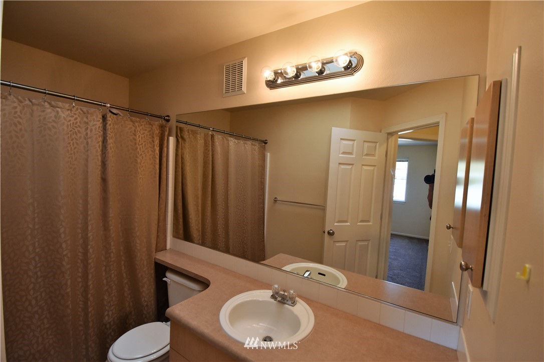 211 South 48th Street, Unit C Renton, WA 98055 - Photo 14 of 19 Gallery Image 14