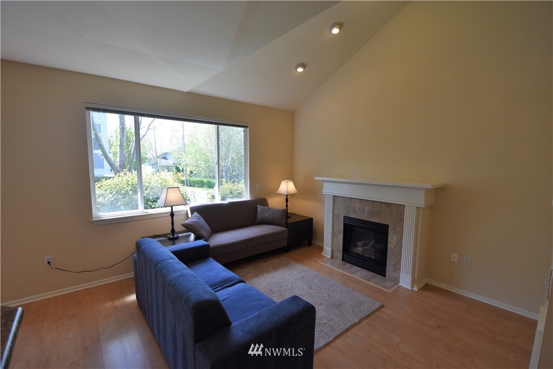 211 South 48th Street, Unit C Renton, WA 98055 - Photo 4 of 19 Gallery Image 4