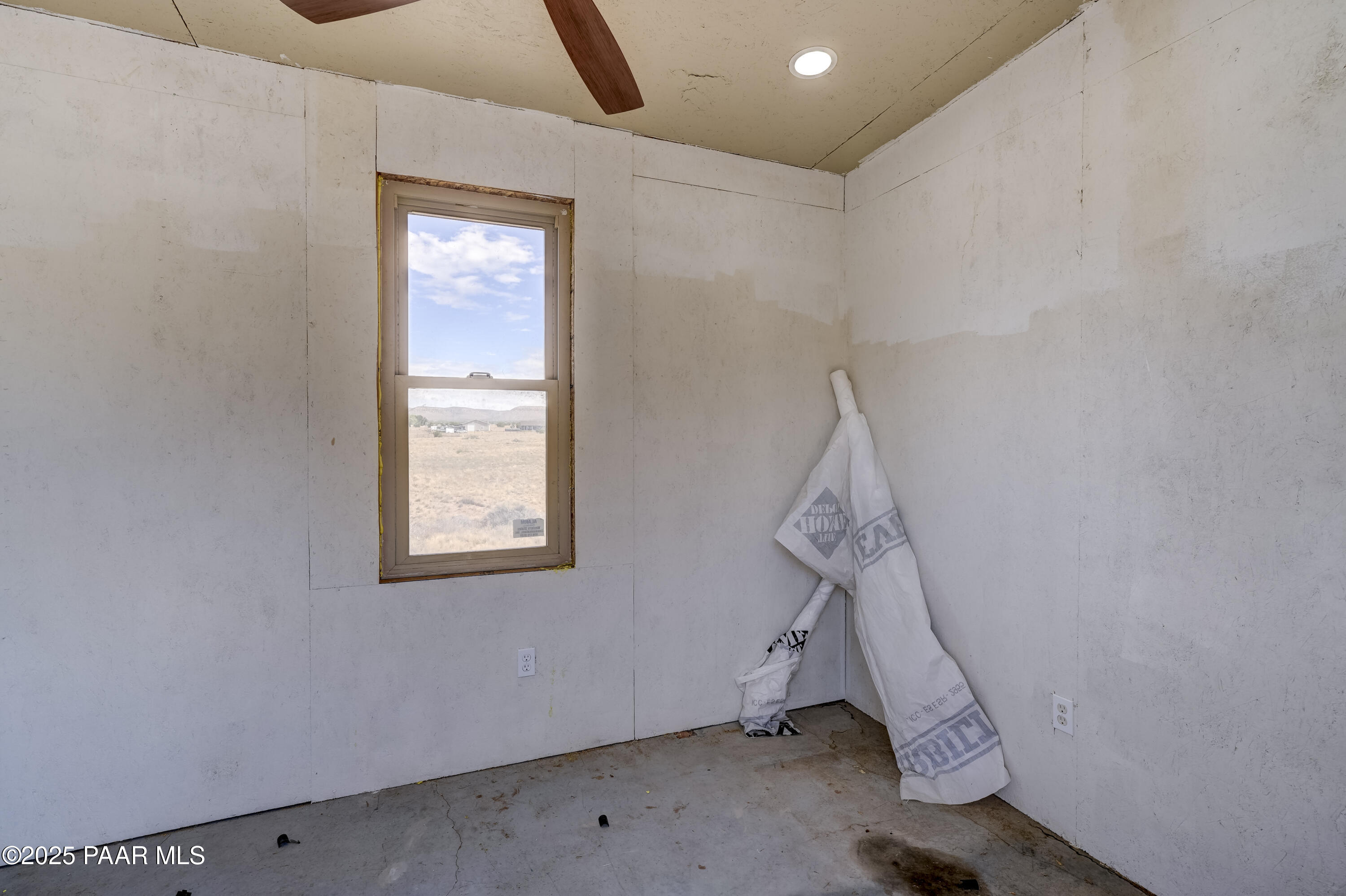 26600 North Feather Mountain Road Paulden, AZ 86334 - Photo 43 of 52 Storage 3