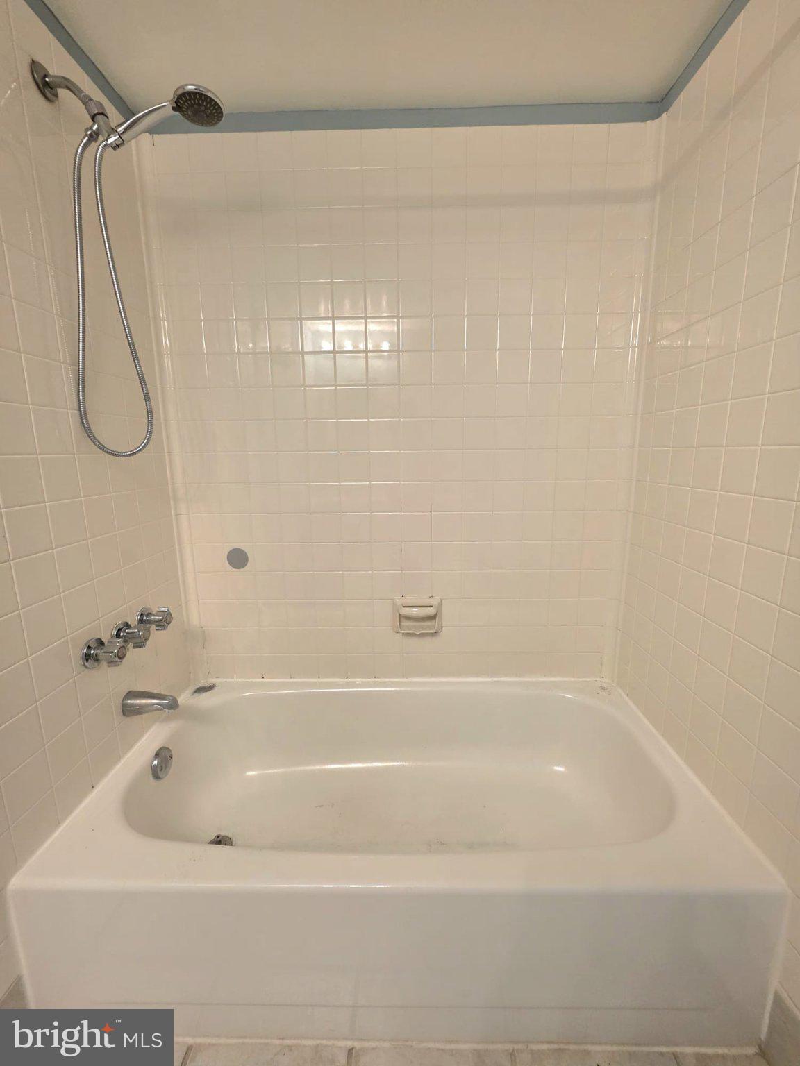 11641 Stoneview Square, Unit 12C Reston, VA 20191 - Photo 24 of 27 Bathroom