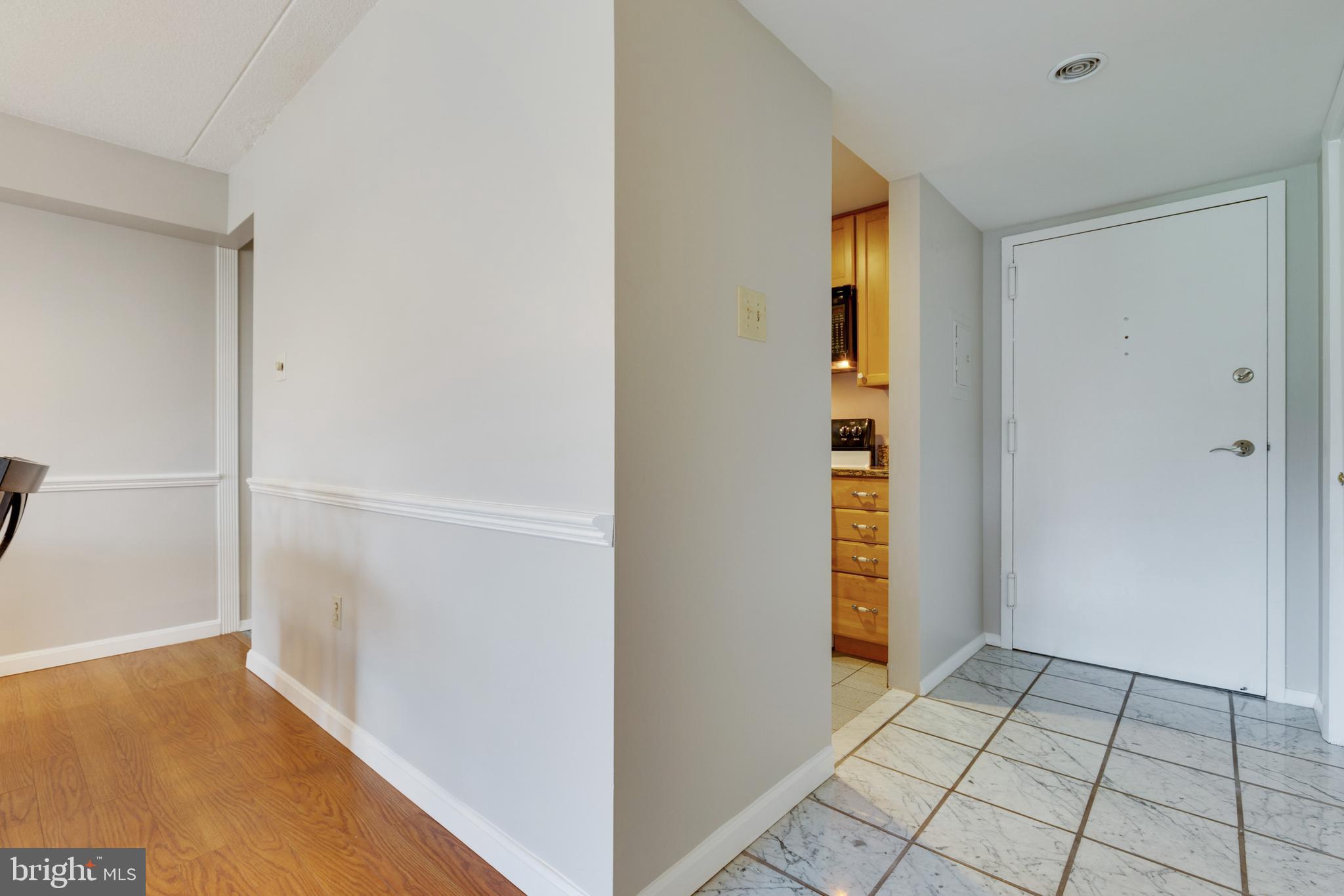 6300 Stevenson Avenue, Unit 907 Alexandria, VA 22304 - Photo 14 of 33