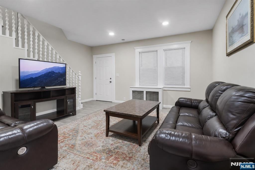 9 Sycamore Street Bloomfield, NJ 07003 - Photo 3 of 34