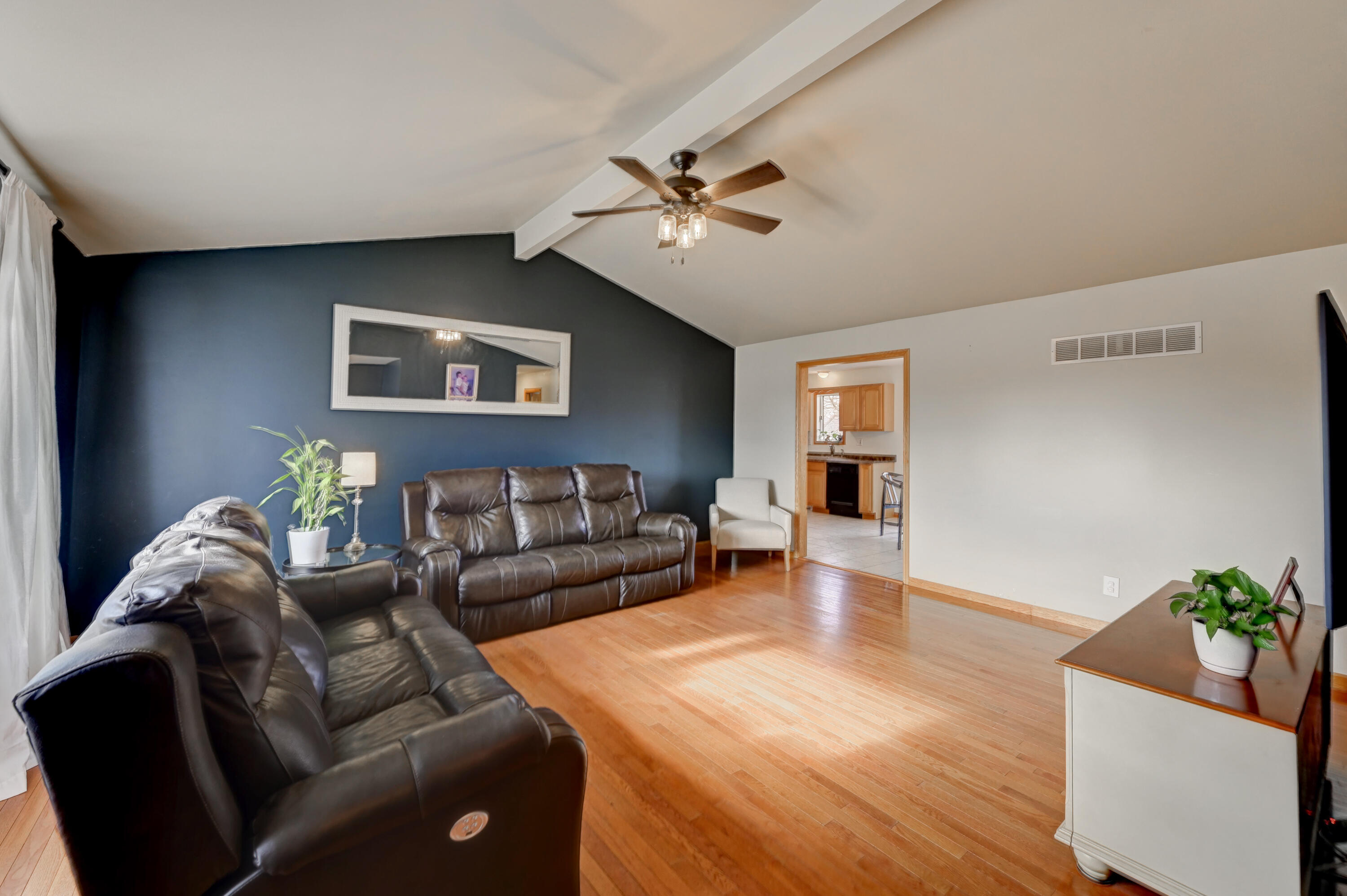 1001 Tomahawk Road Dyer, IN 46311 - Photo 3 of 27 3000x1996