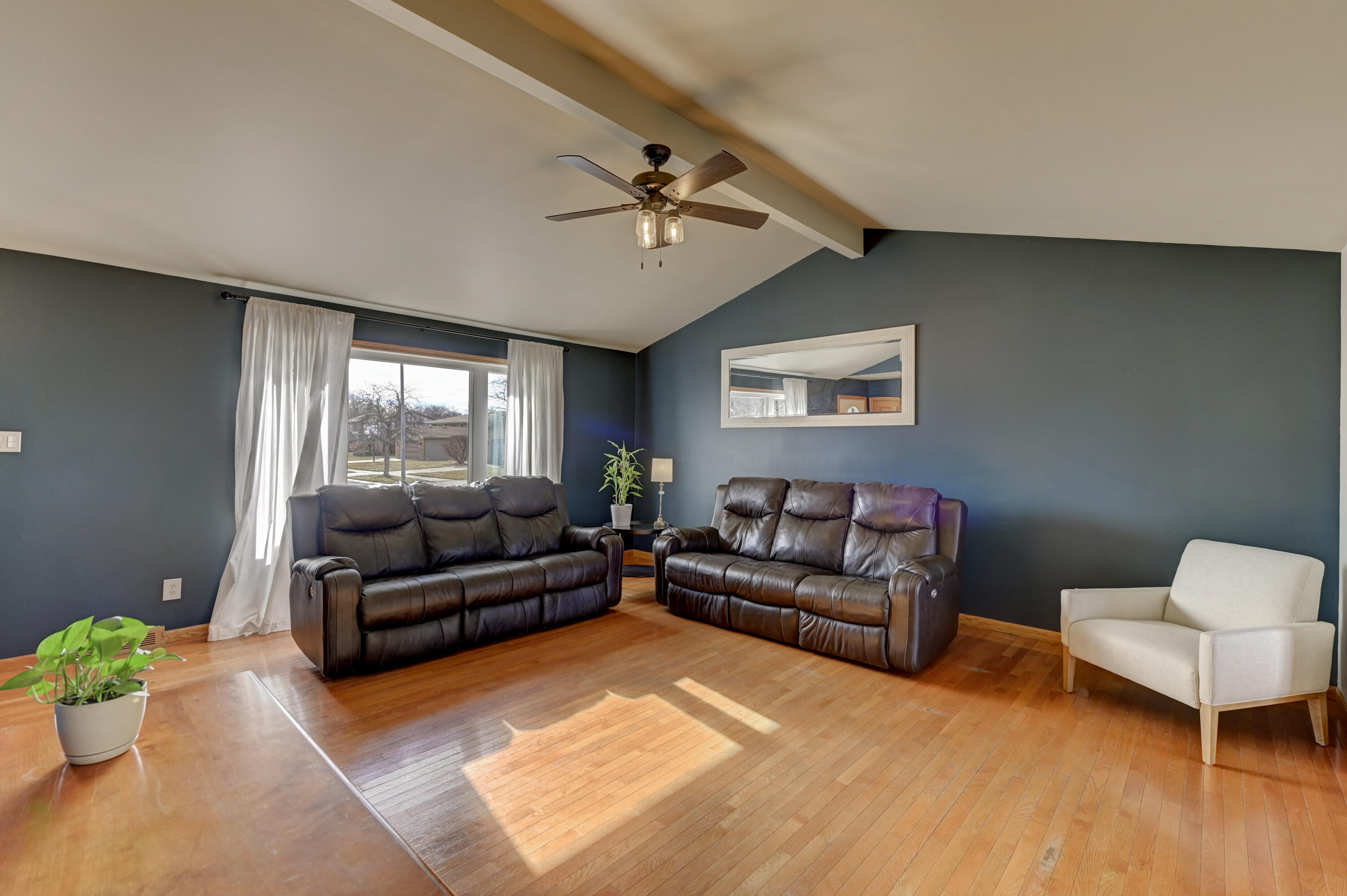 1001 Tomahawk Road Dyer, IN 46311 - Photo 5 of 27 3000x1996