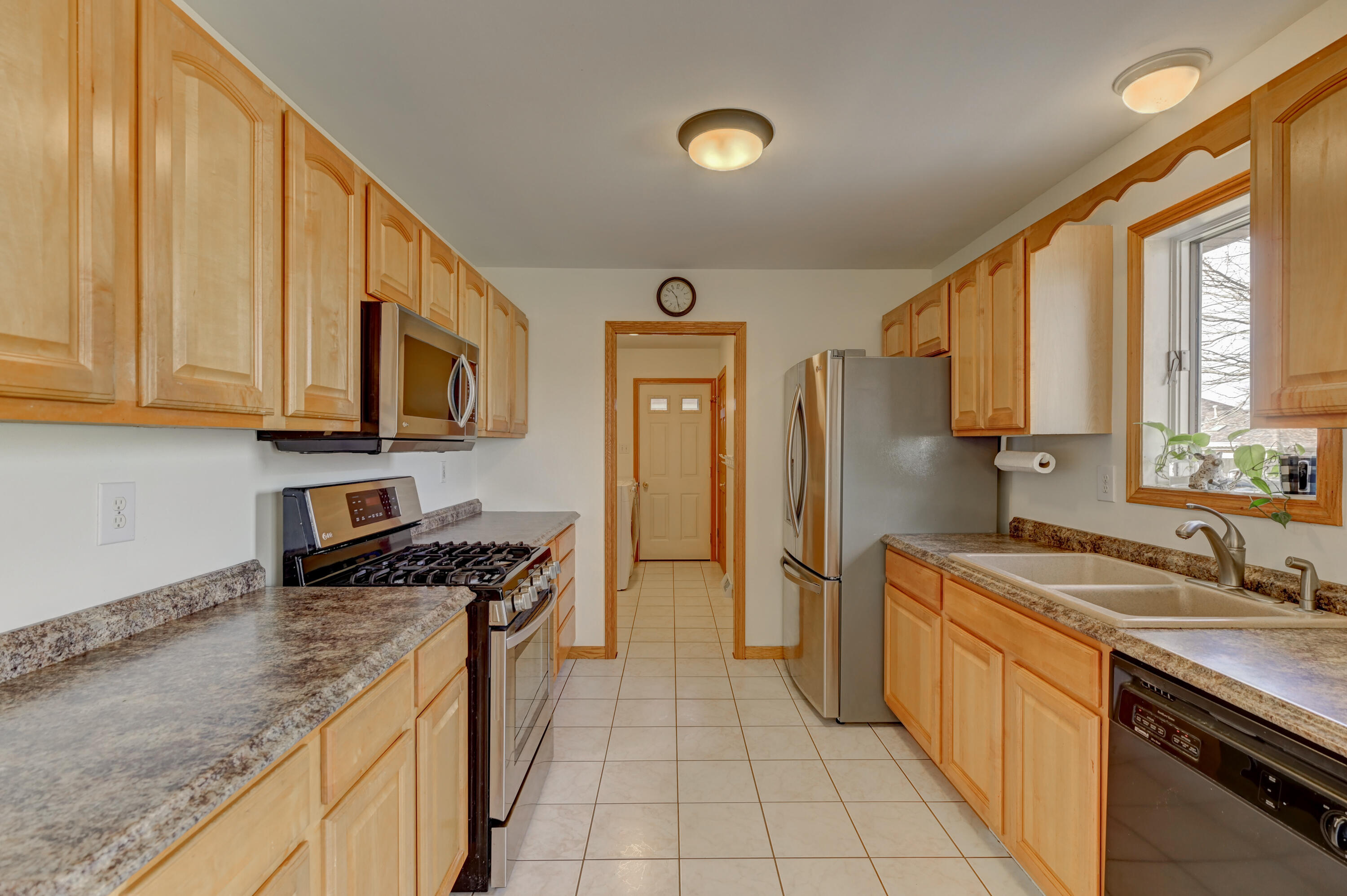 1001 Tomahawk Road Dyer, IN 46311 - Photo 7 of 27 3000x1996