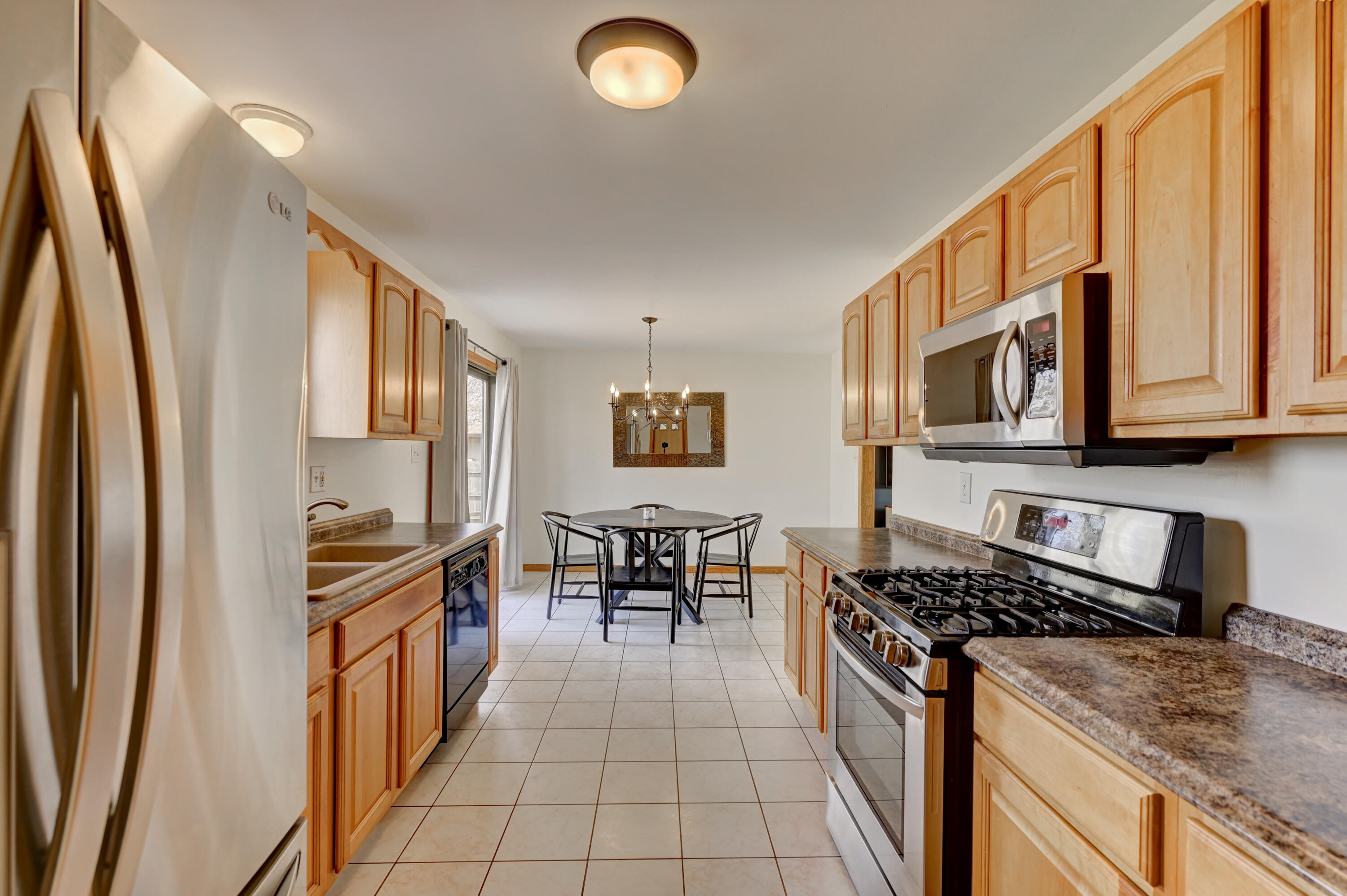 1001 Tomahawk Road Dyer, IN 46311 - Photo 8 of 27 3000x1996