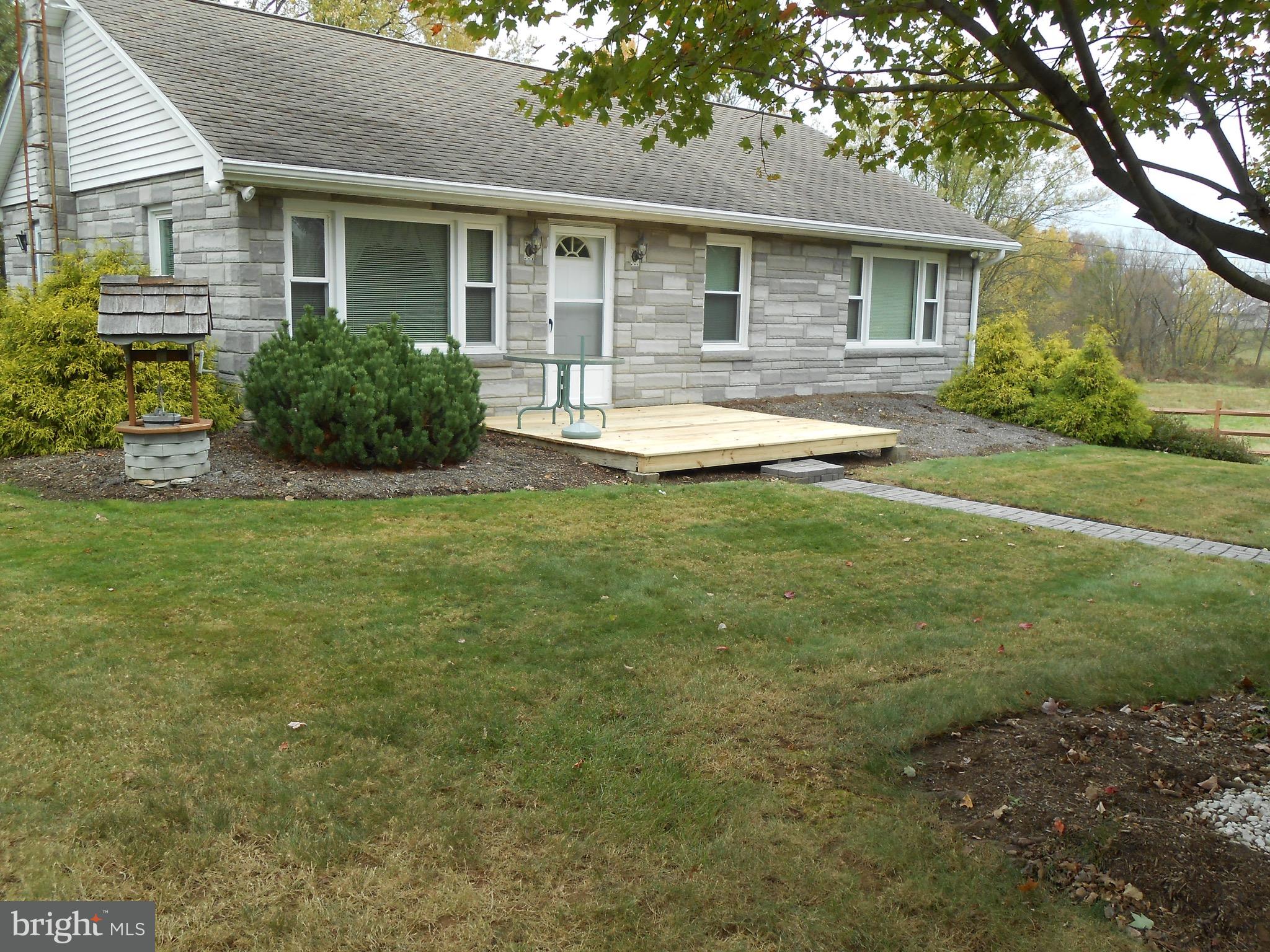 6888 Elizabethtown Road Manheim, PA 17545 - Photo 3 of 40