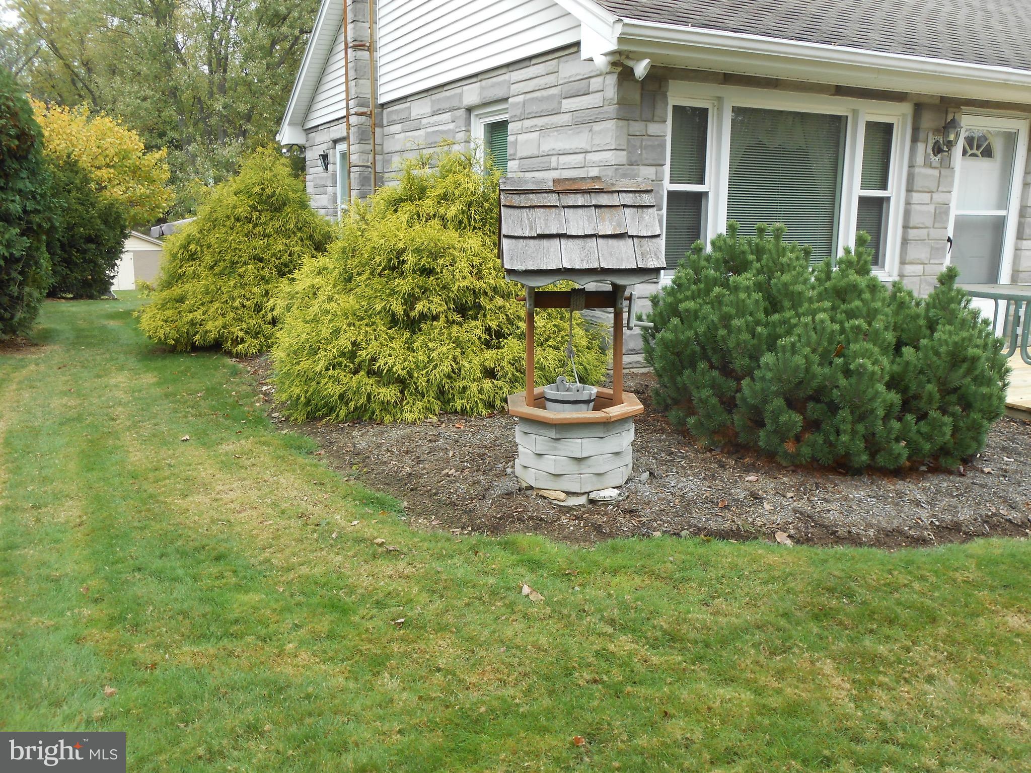 6888 Elizabethtown Road Manheim, PA 17545 - Photo 4 of 40