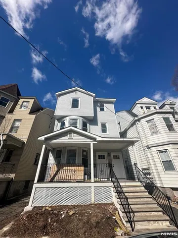 $2,500 | 105 South 7th Street, Unit 1, Newark, NJ 07107