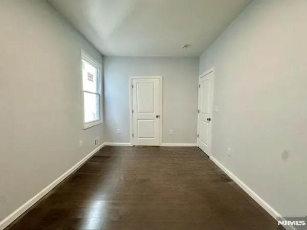 $2,500 | 105 South 7th Street, Unit 1, Newark, NJ 07107