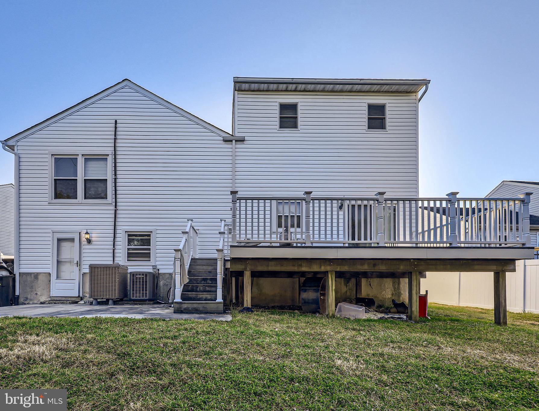 24 Box Circle Essex, MD 21221 - Photo 21 of 22 Rear/Deck