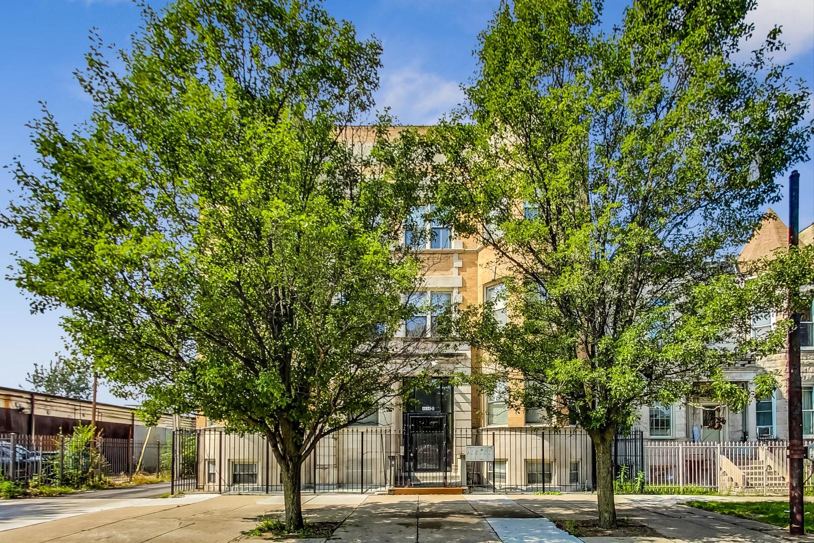 4646 South Prairie Avenue, Unit 3S Chicago, IL 60653 - Photo 1 of 42 a view of a city view
