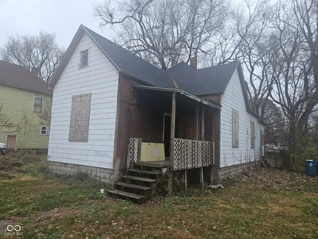 $29,900 | 1520 1st Avenue, Terre Haute, IN 47807