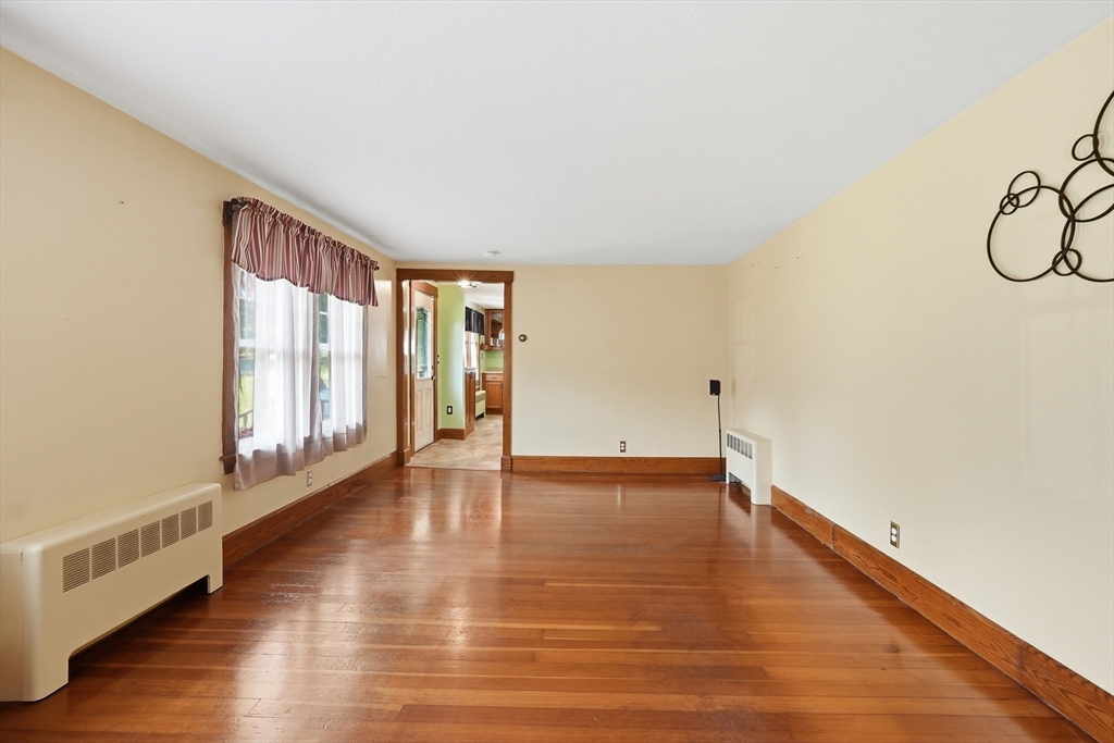 43 Birches Road Hubbardston, MA 01452 - Photo 8 of 41 Gallery Image 8
