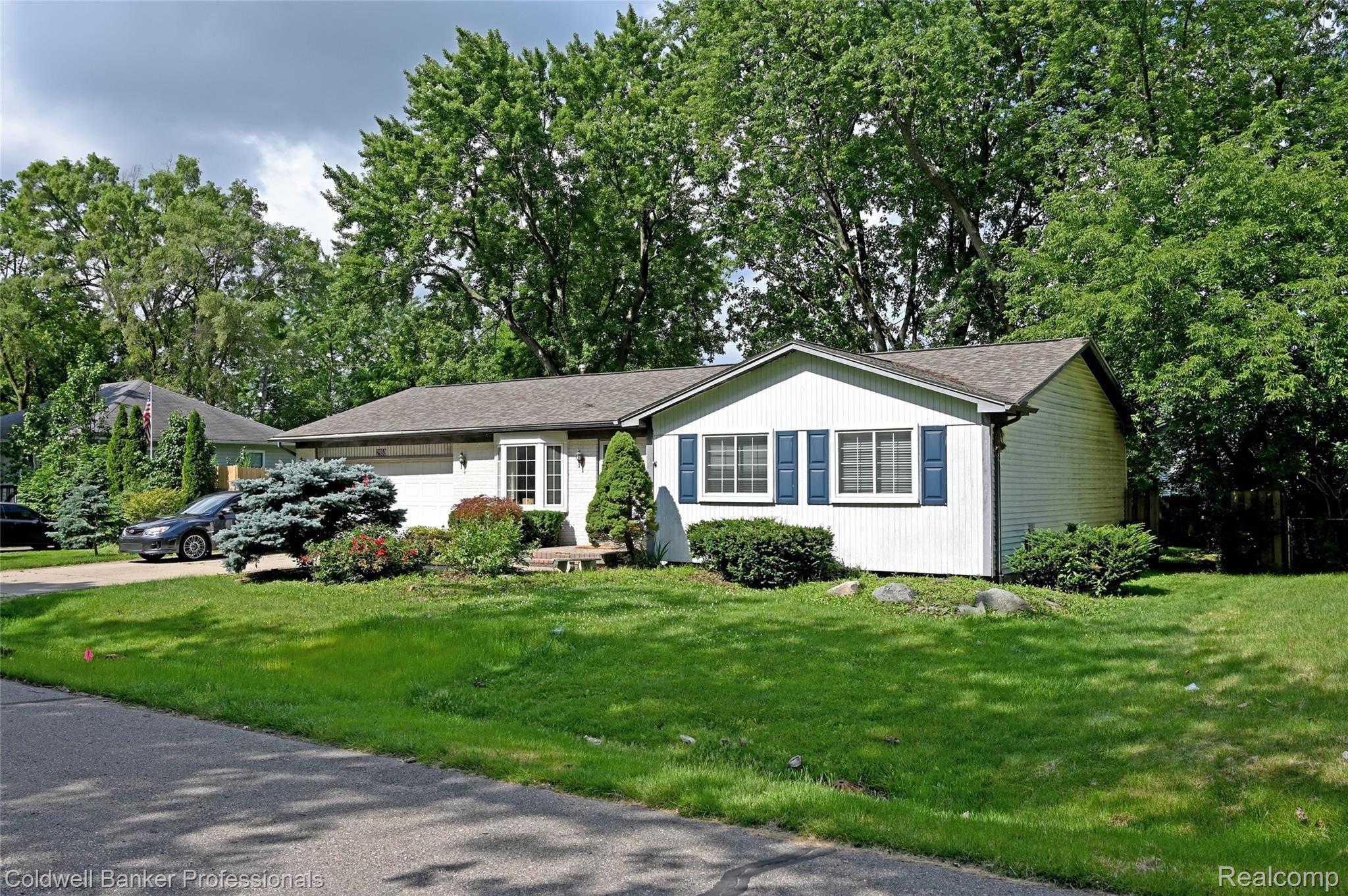 2950 Simpson Drive Rochester, MI 48309 - Photo 2 of 21 2950 Simpson Dr Rochester Hills KG3_5706.jpg