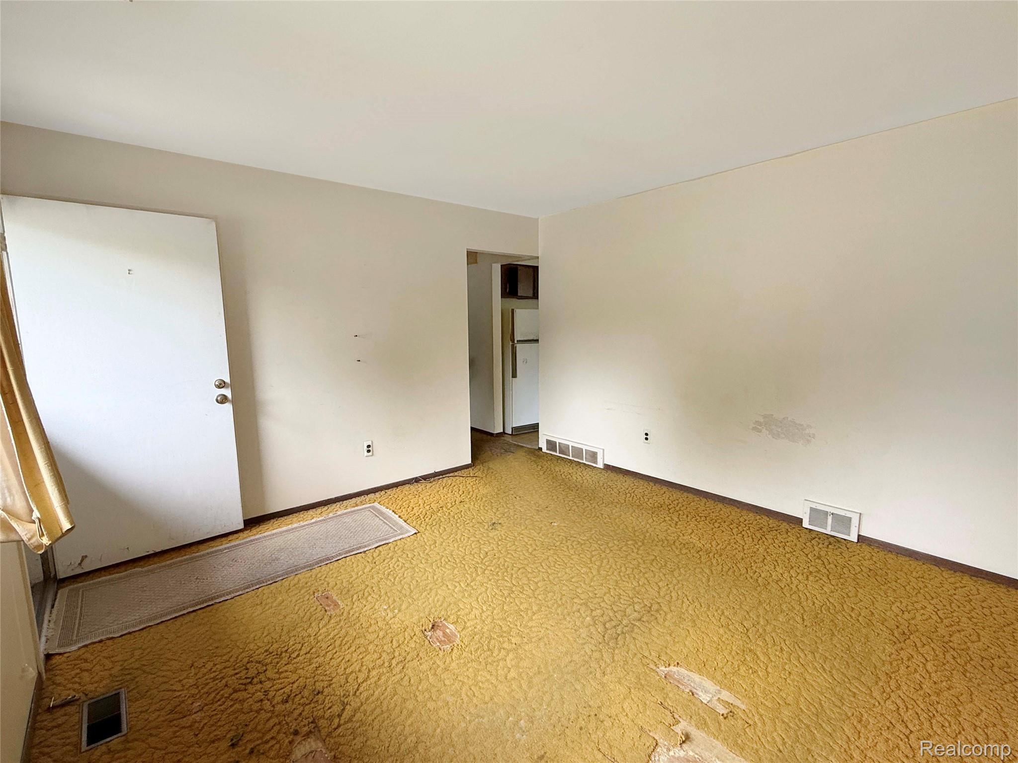 556 Trombley Road Troy, MI 48083 - Photo 12 of 16 7daee904197fdd0392ab67b47746db20f64649c9.jpg