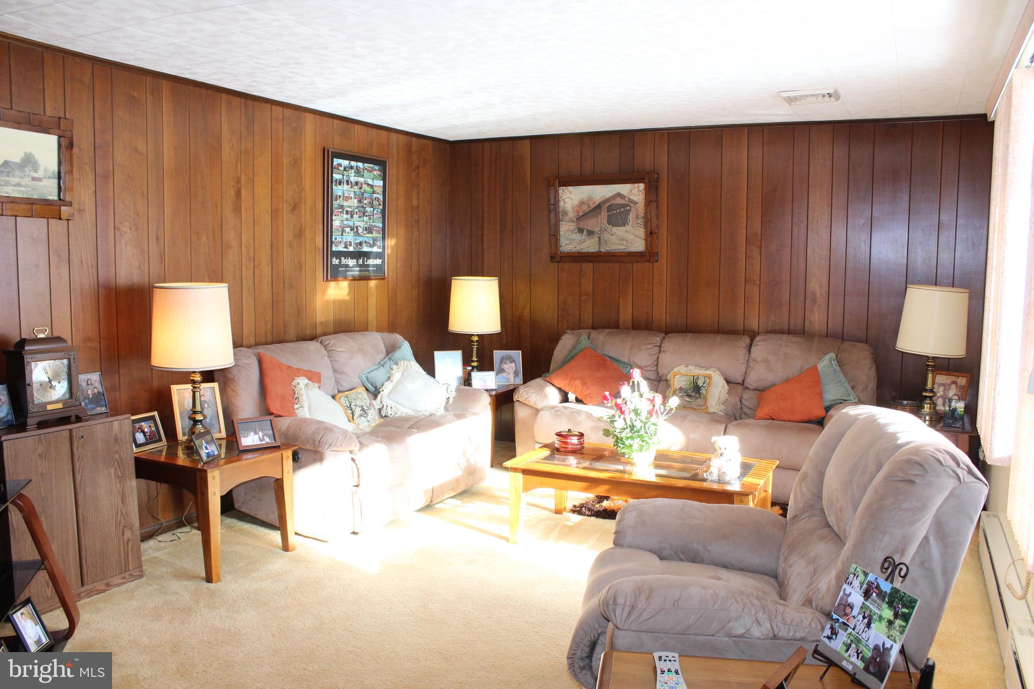345 East Lexington Road Lititz, PA 17543 - Photo 4 of 41 Living Room