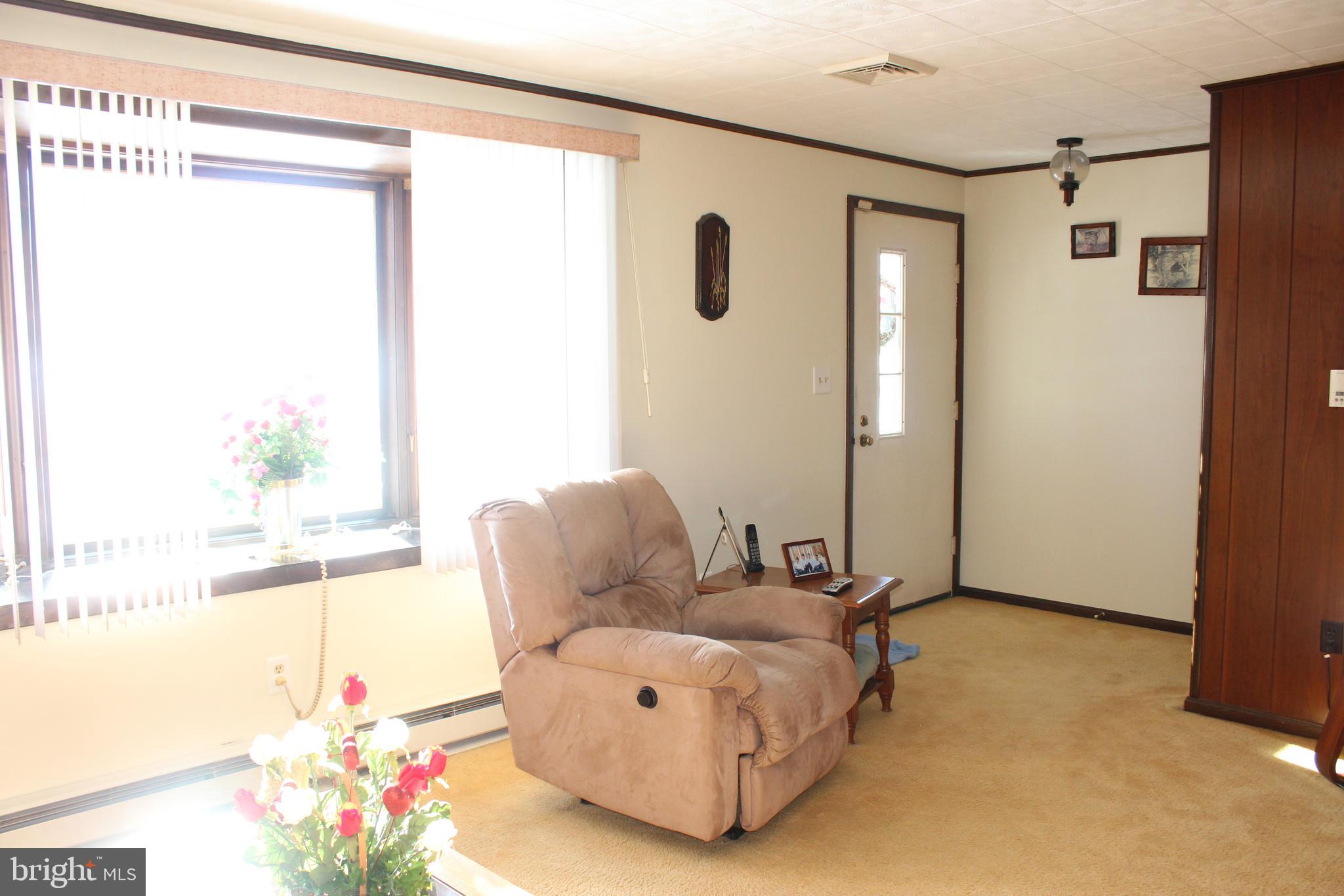 345 East Lexington Road Lititz, PA 17543 - Photo 5 of 41 Living Room