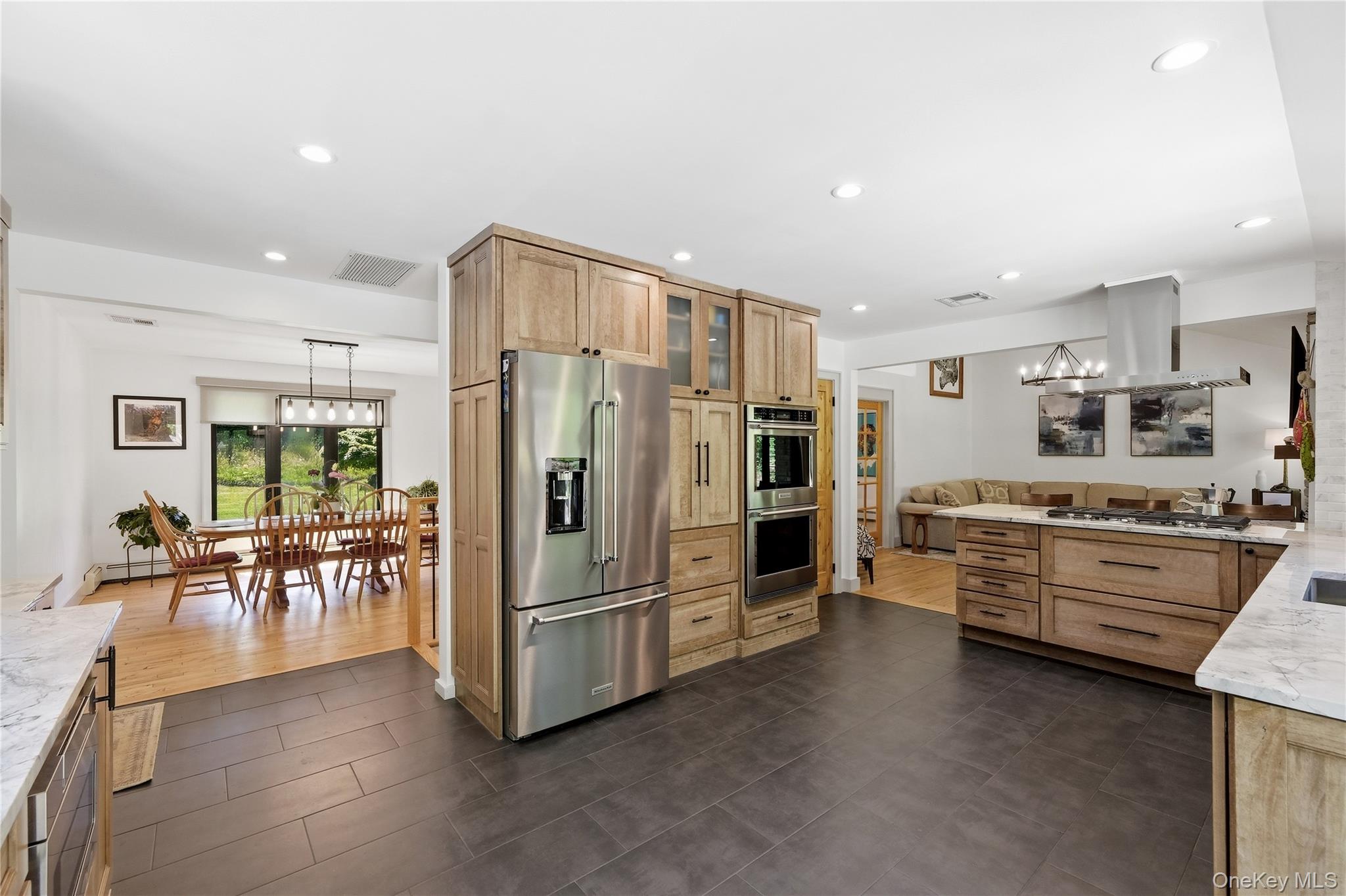 53 Soundview Drive Shoreham, NY 11786 - Photo 11 of 44