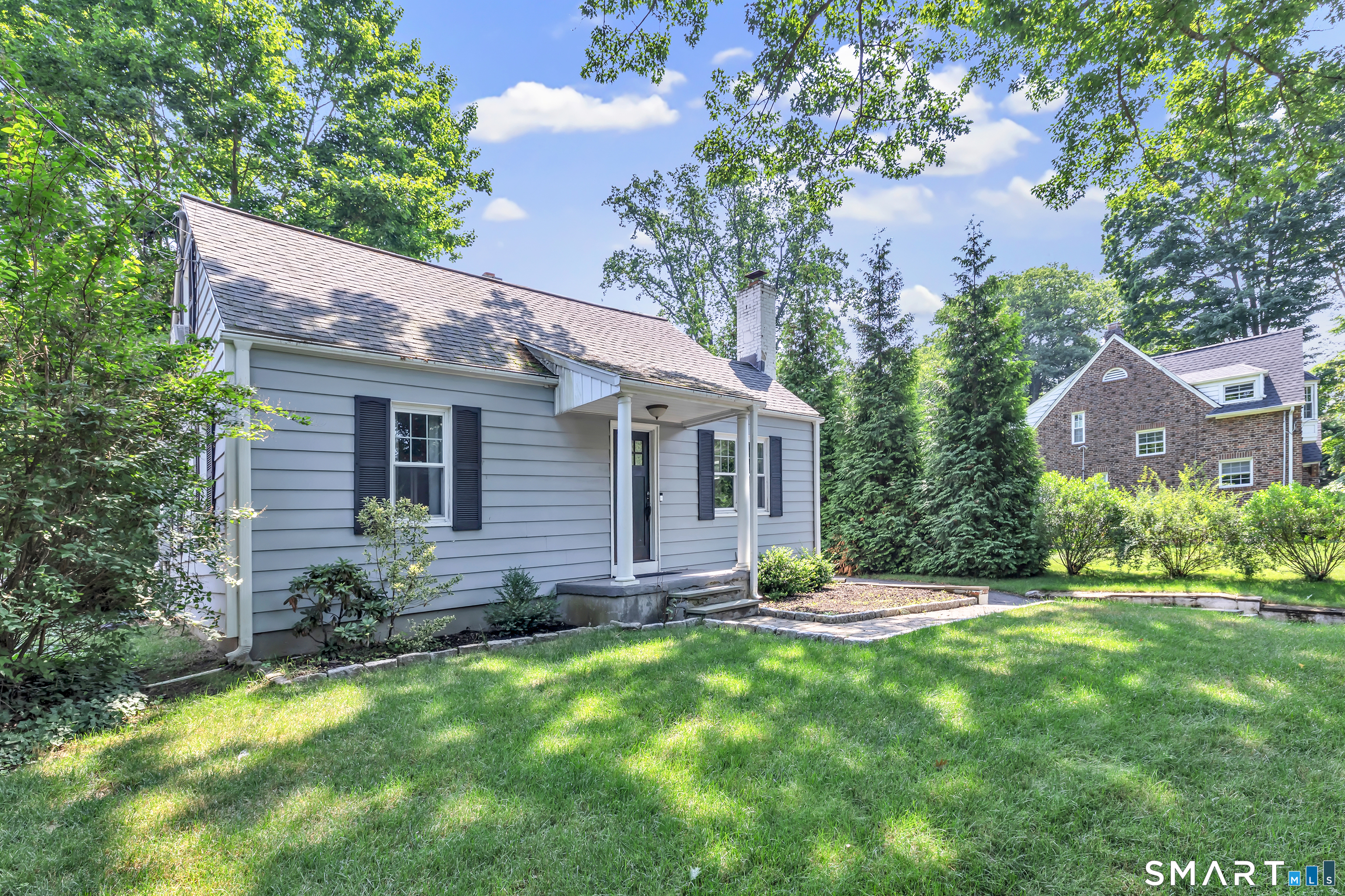 2082 Stratfield Road Fairfield, CT 06825 - Photo 33 of 38