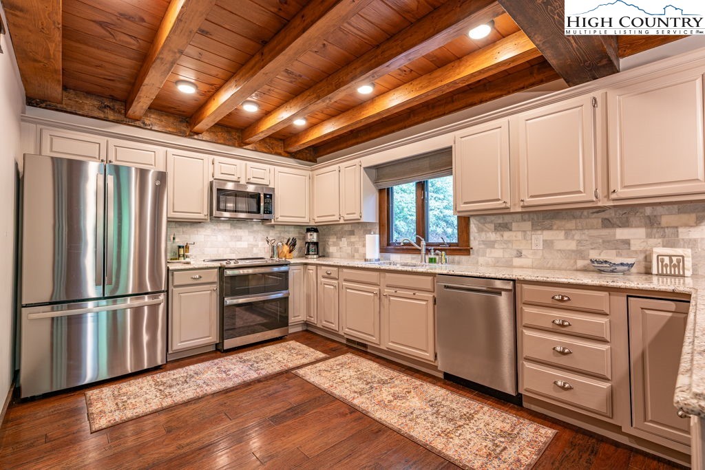636 Schaffer Road Boone, NC 28607 - Photo 8 of 38 Gallery Image 8