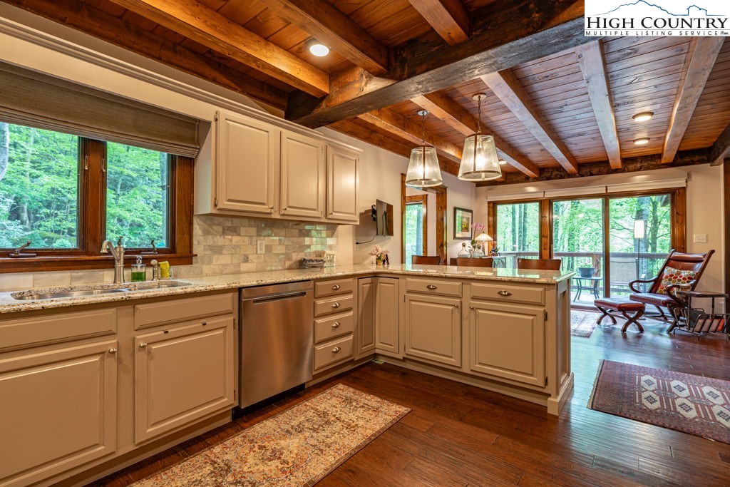 636 Schaffer Road Boone, NC 28607 - Photo 10 of 38 Gallery Image 10