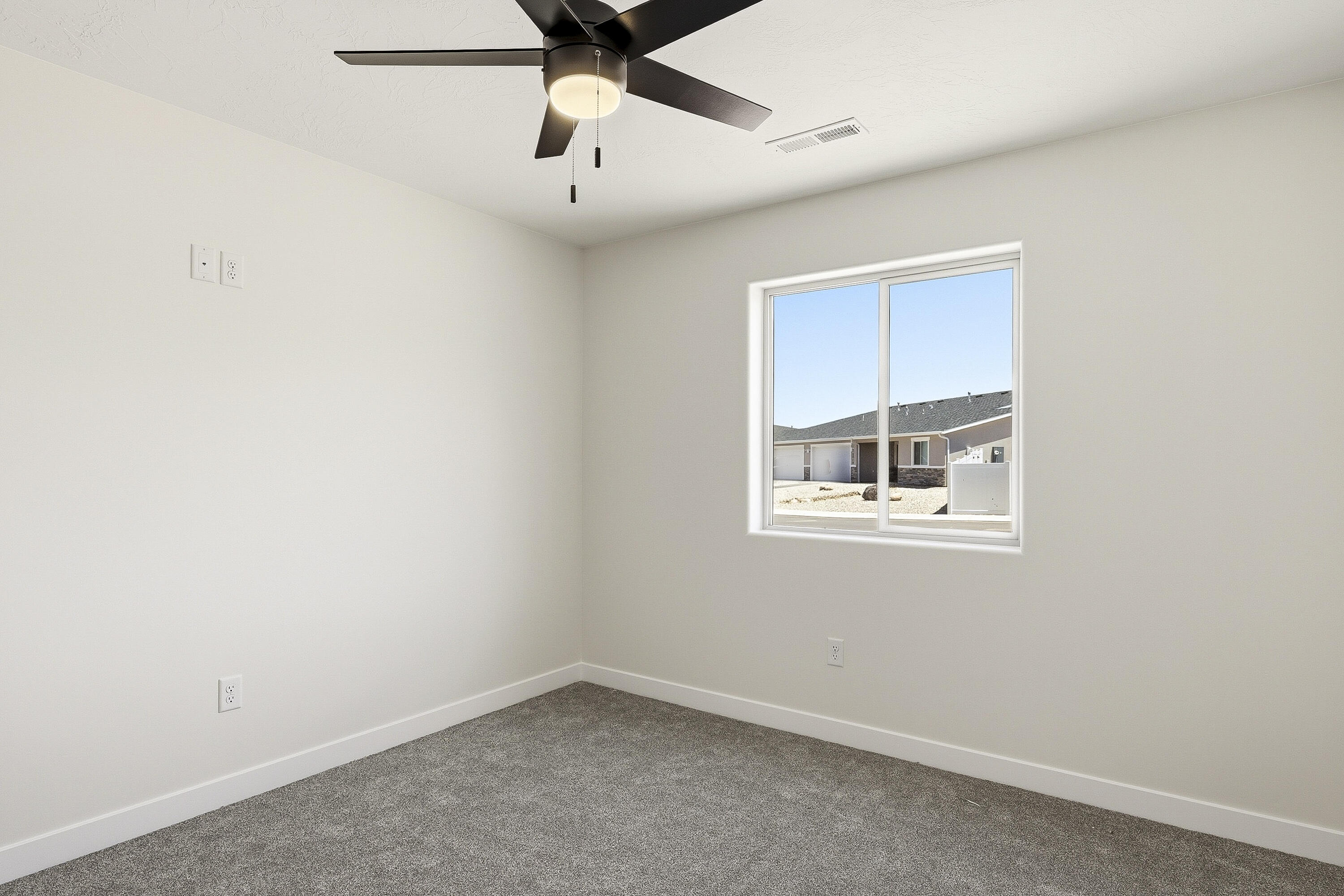 3887 North Hawks Landing Loop Cedar City, UT 84721 - Photo 28 of 46 3887 N Hawk Landing-37