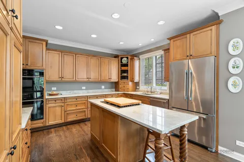 $985,000 | 145 South Bradford Court, Lake Forest, IL 60045