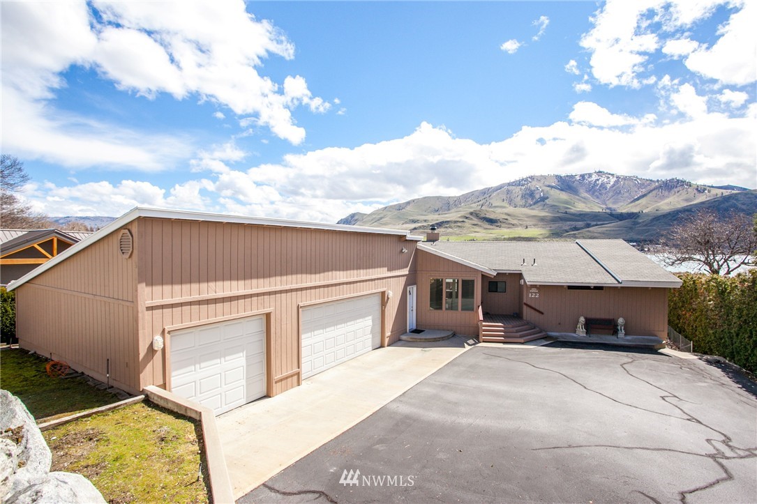 122 Spader Bay Road Chelan, WA 98816 - Photo 2 of 25 Gallery Image 2