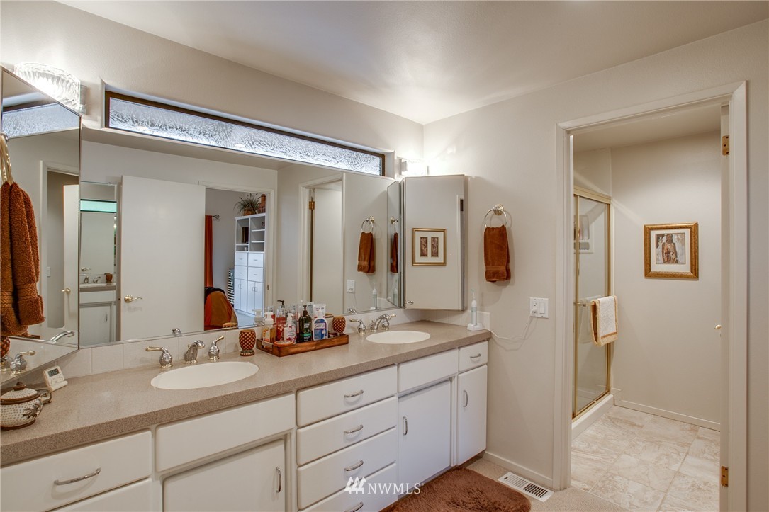 122 Spader Bay Road Chelan, WA 98816 - Photo 21 of 25 Gallery Image 21