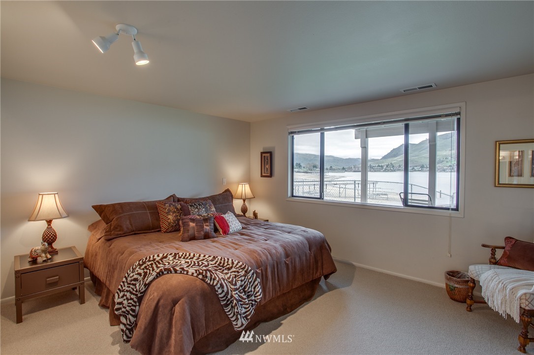 122 Spader Bay Road Chelan, WA 98816 - Photo 25 of 25 Gallery Image 25
