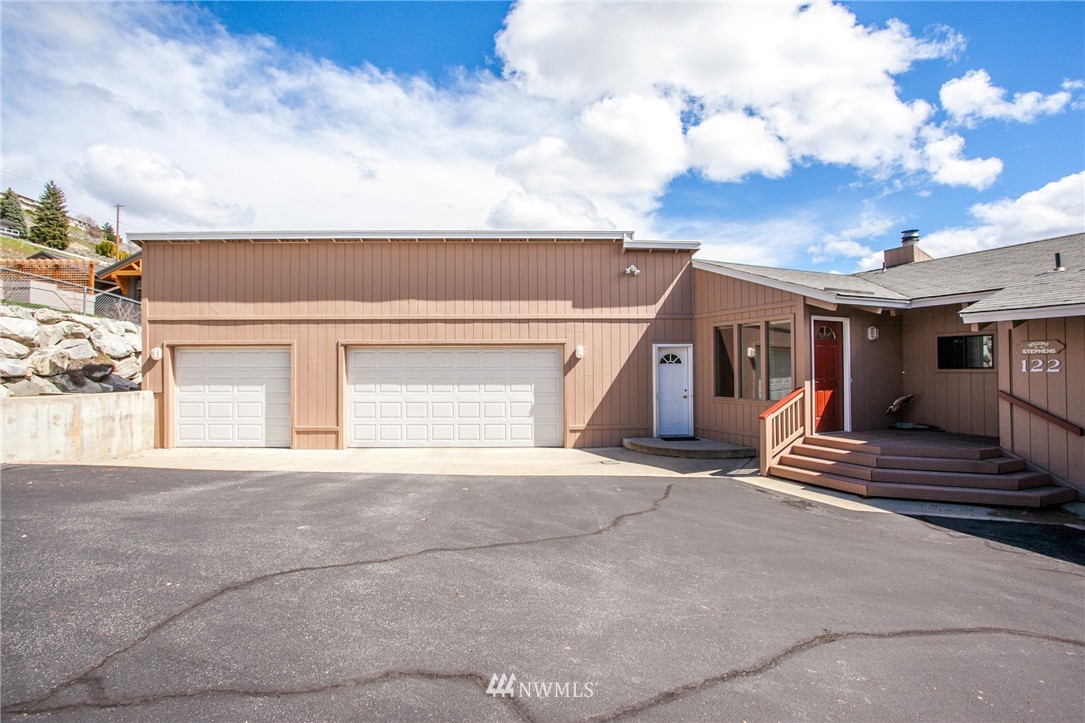 122 Spader Bay Road Chelan, WA 98816 - Photo 4 of 25 Gallery Image 4
