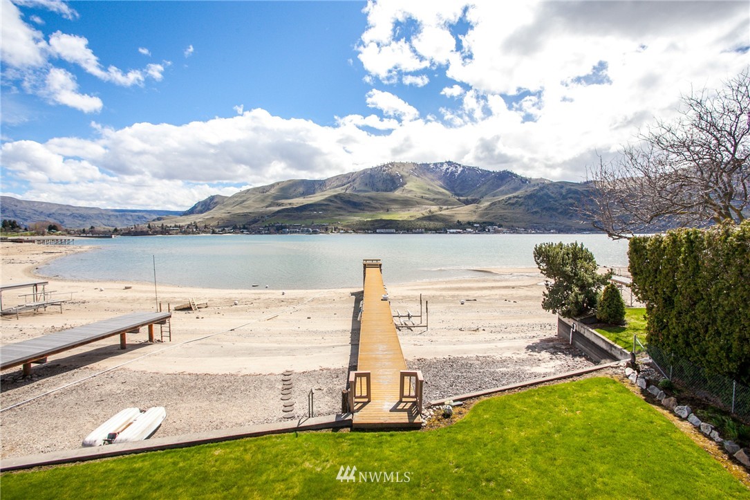 122 Spader Bay Road Chelan, WA 98816 - Photo 5 of 25 Gallery Image 5
